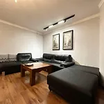 Cozy Retreat In Green Dubravka
